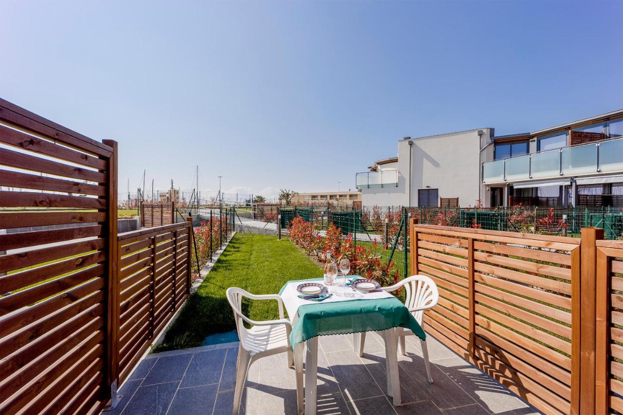 Aregai Marina Exclusive Seaside Apartments Санто Стефано ал Маре Екстериор снимка